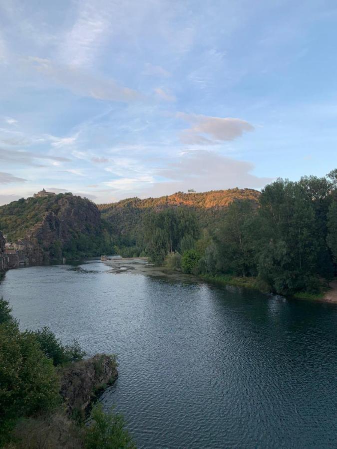 Les Gites Du Rocher Et De La Boucle Du Tarn Ambialet Экстерьер фото